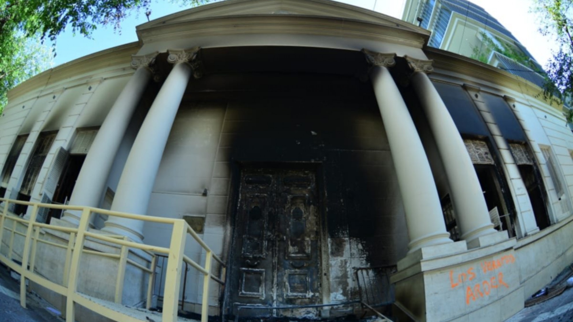 Vandalismo en la Legislatura: el Gobierno ya identificó a algunos de los agresores